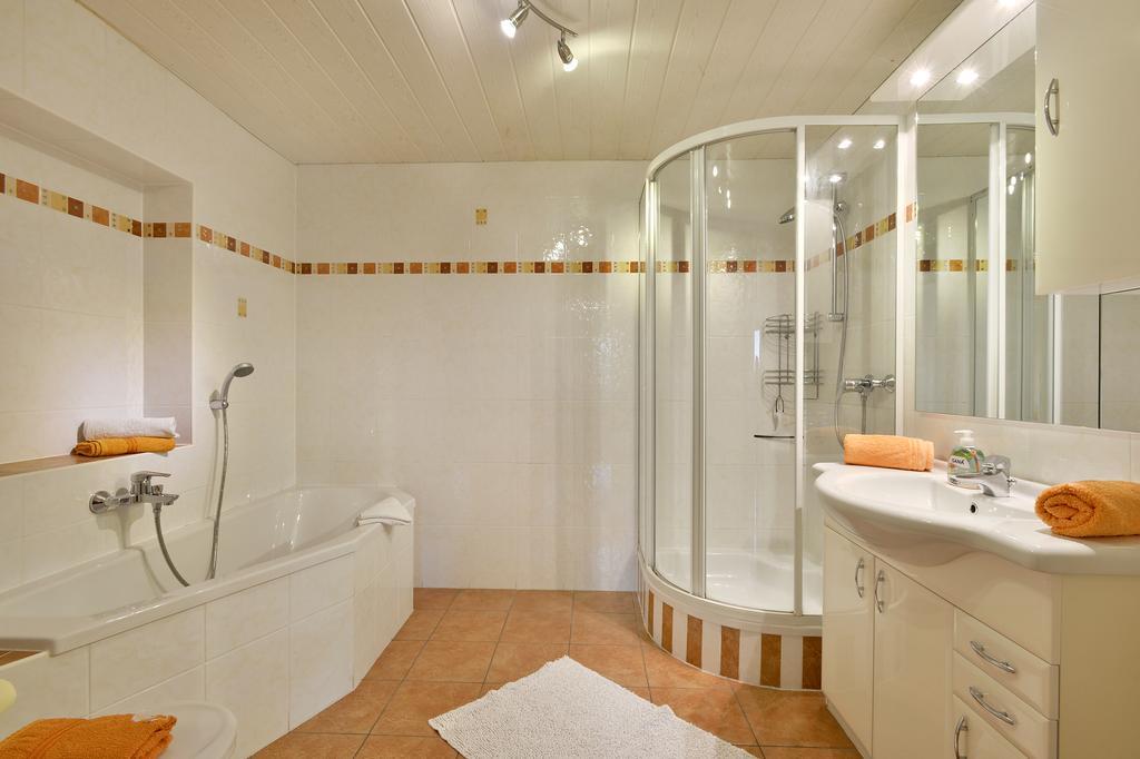 Haus Sonnenschein Apartment Тирзее Стая снимка